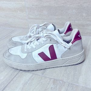 Veja womens size 10 sneakers in good used condition